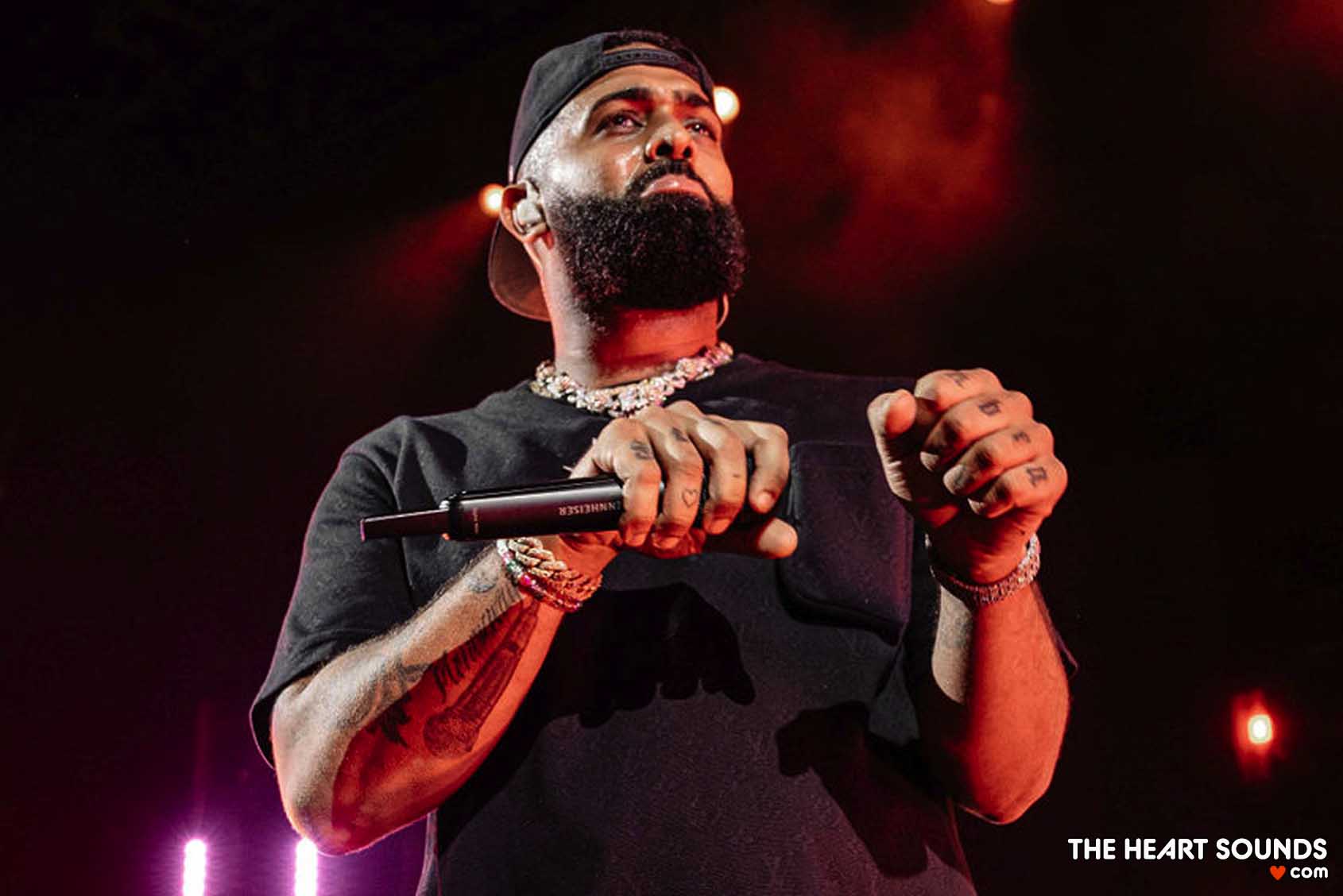 ELADIO CARRION - At The Aztec Theatre | The Heart Sounds