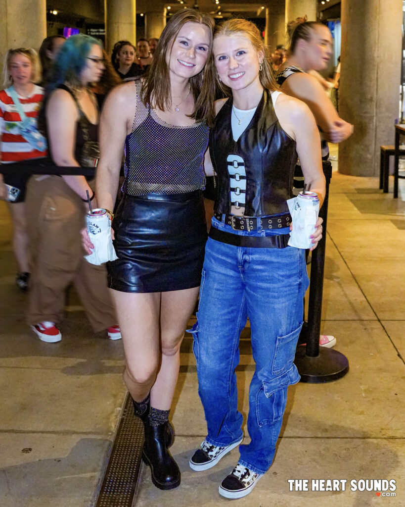 Fans/Yungblud - Photo: Nacho DelaGarza