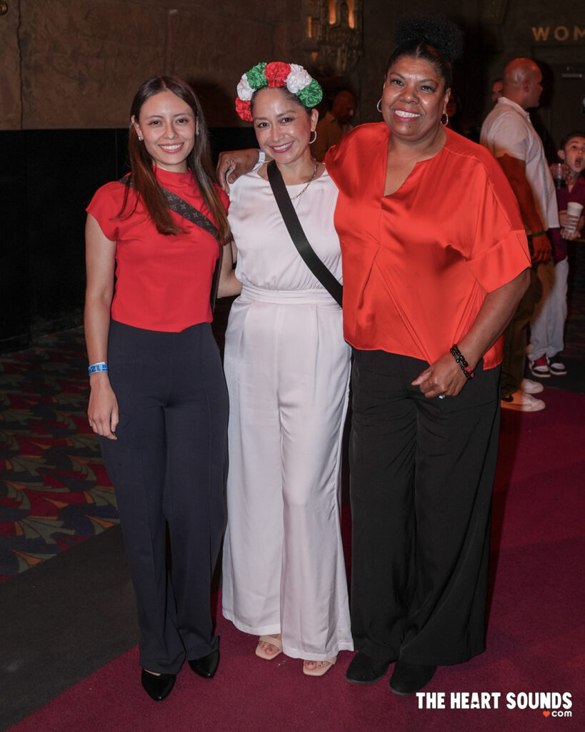 Fans/Natalia Jiménez - Photo: Nacho DelaGarza