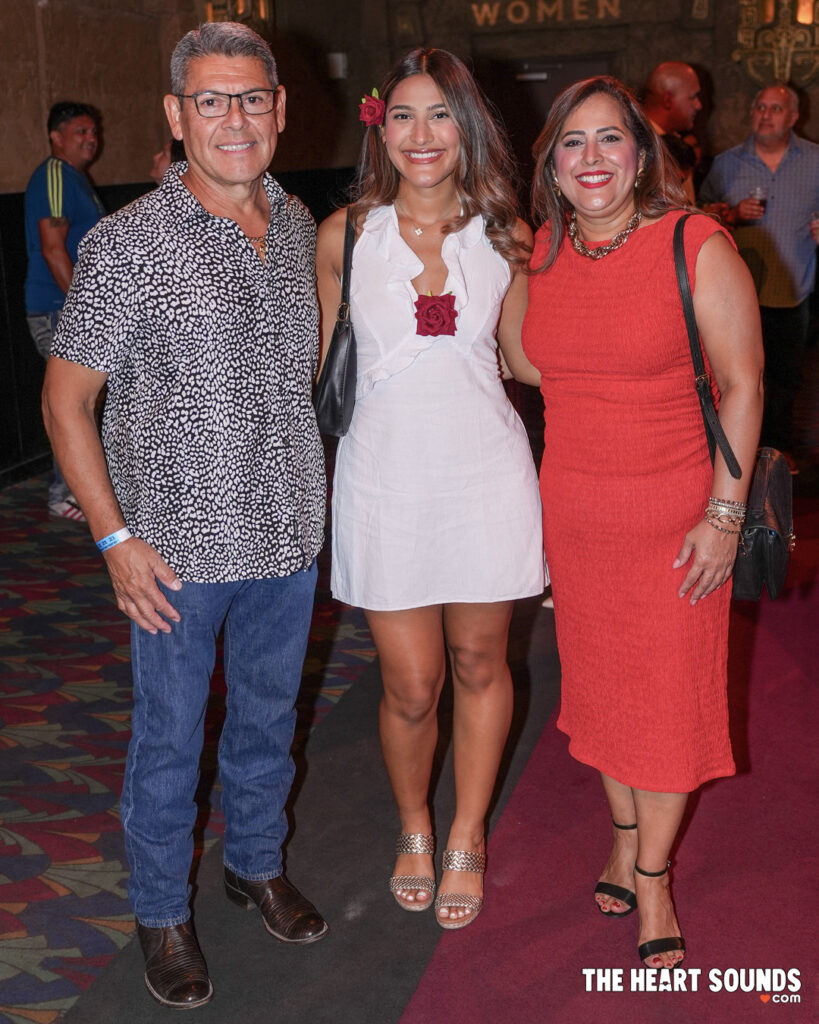 Fans/Natalia Jiménez - Photo: Nacho DelaGarza