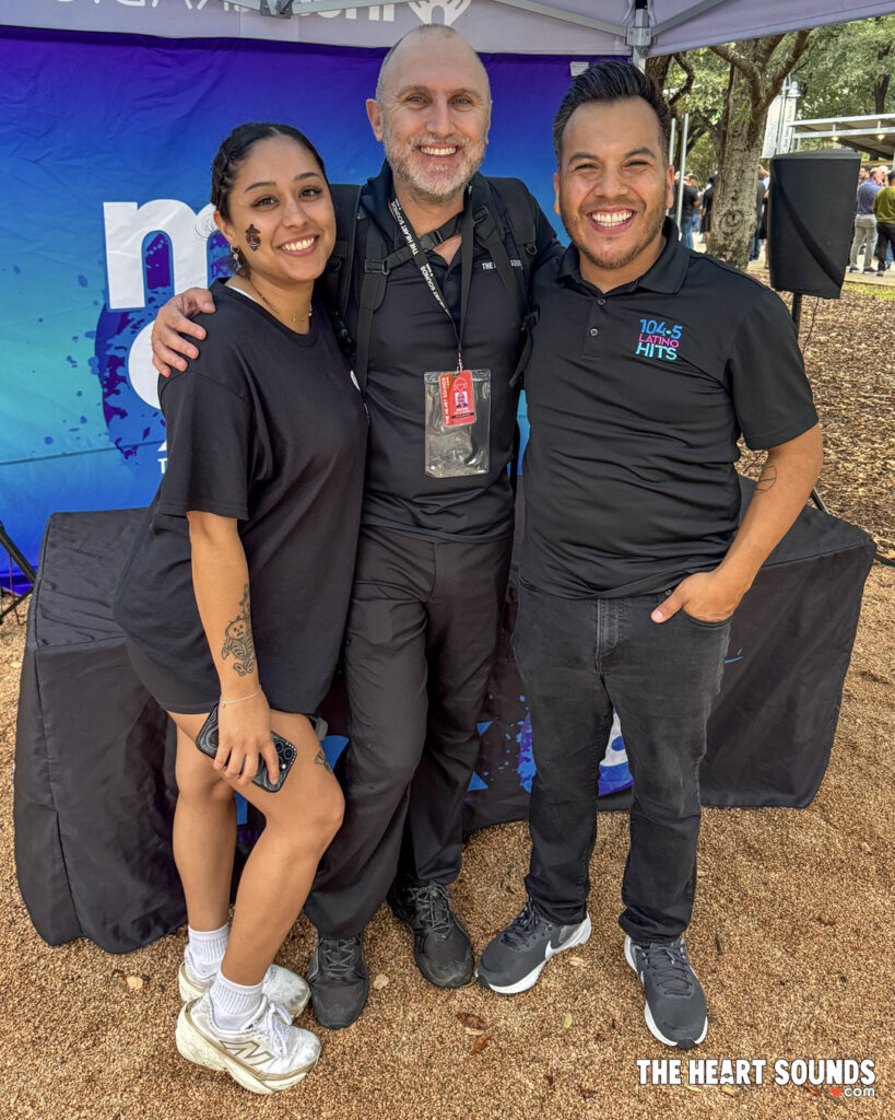 Fans/Maná - Photo: Nacho DelaGarza