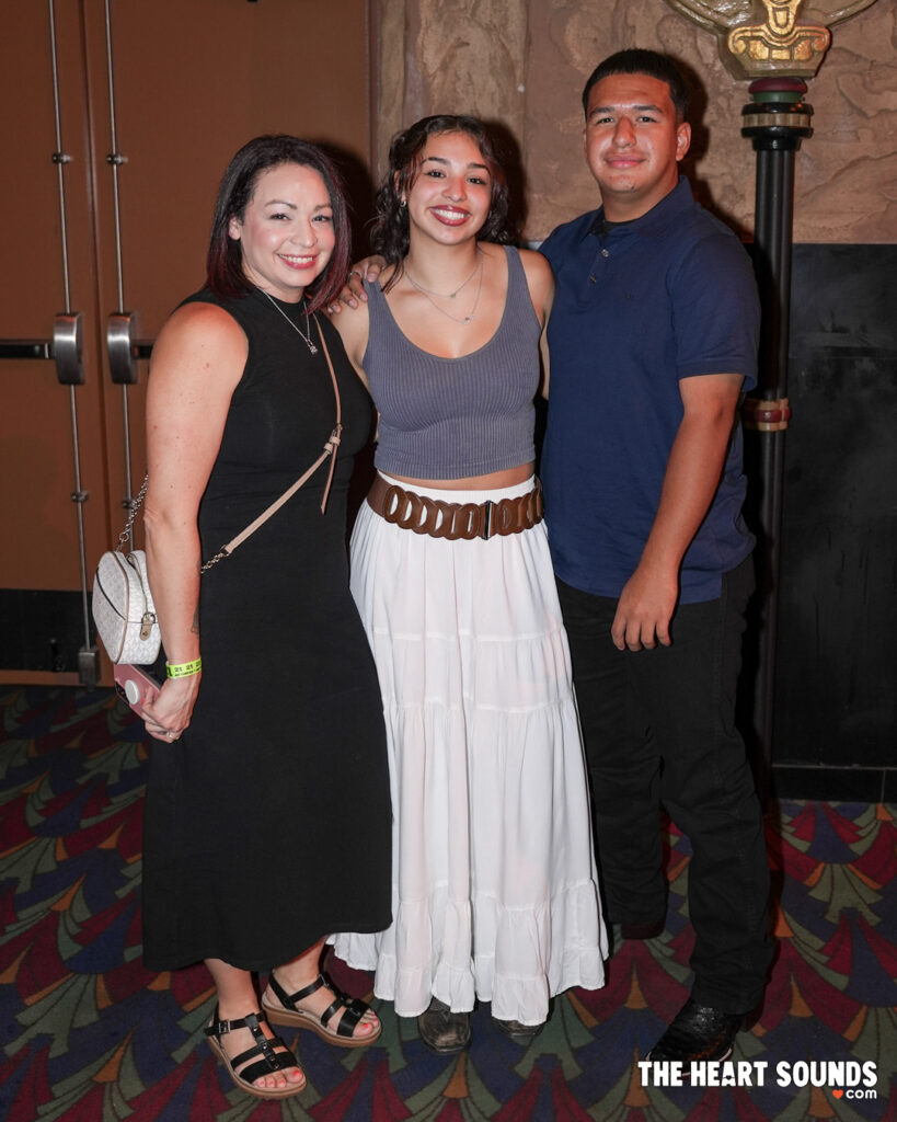 Fans/Durand Jones - Photo: Nacho DelaGarza