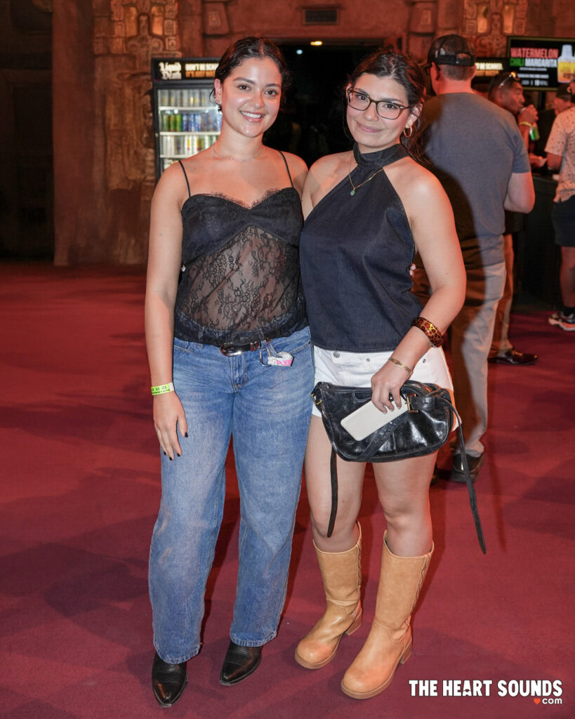 Fans/Durand Jones - Photo: Nacho DelaGarza