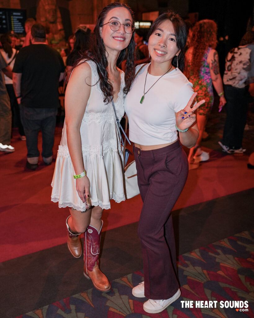 Fans/Durand Jones - Photo: Nacho DelaGarza