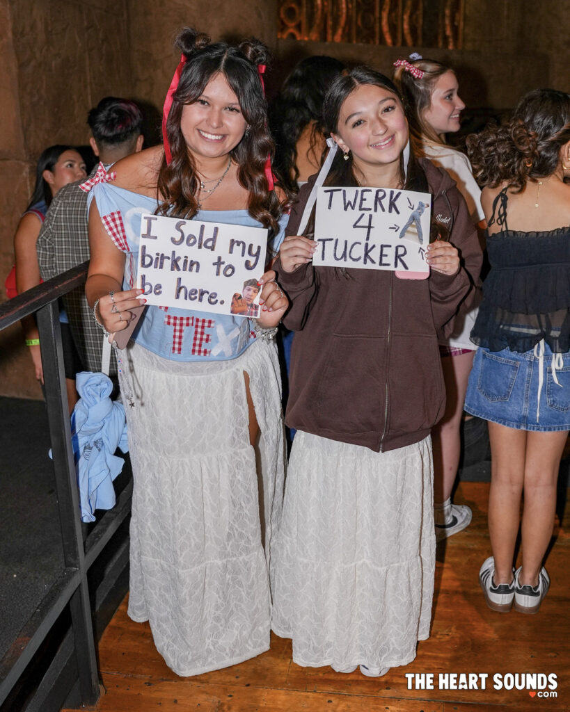 Fans/Role Model - Photo: Nacho DelaGarza