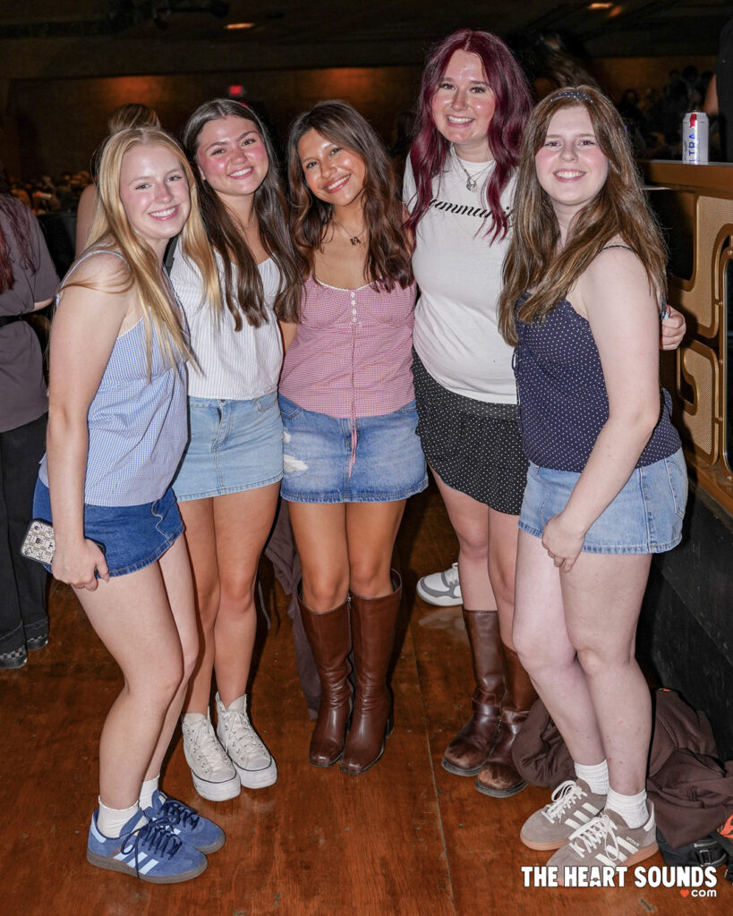 Fans/Role Model - Photo: Nacho DelaGarza