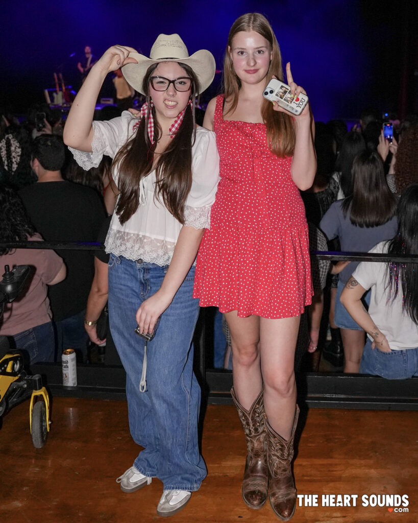 Fans/Role Model - Photo: Nacho DelaGarza