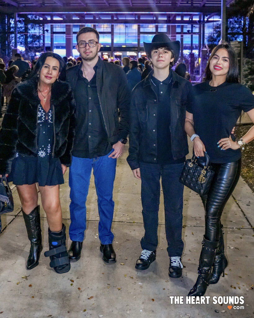 Fans / Christian Nodal - Photo: Nacho DelaGarza