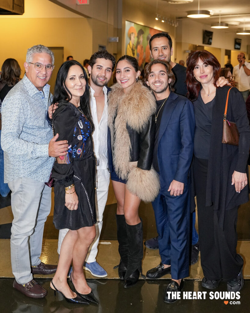 Fans / Miguel Bosé - Photo: Nacho DelaGarza