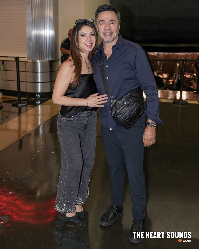 Fans / Miguel Bosé - Photo: Nacho DelaGarza