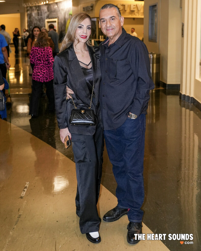 Fans / Miguel Bosé - Photo: Nacho DelaGarza