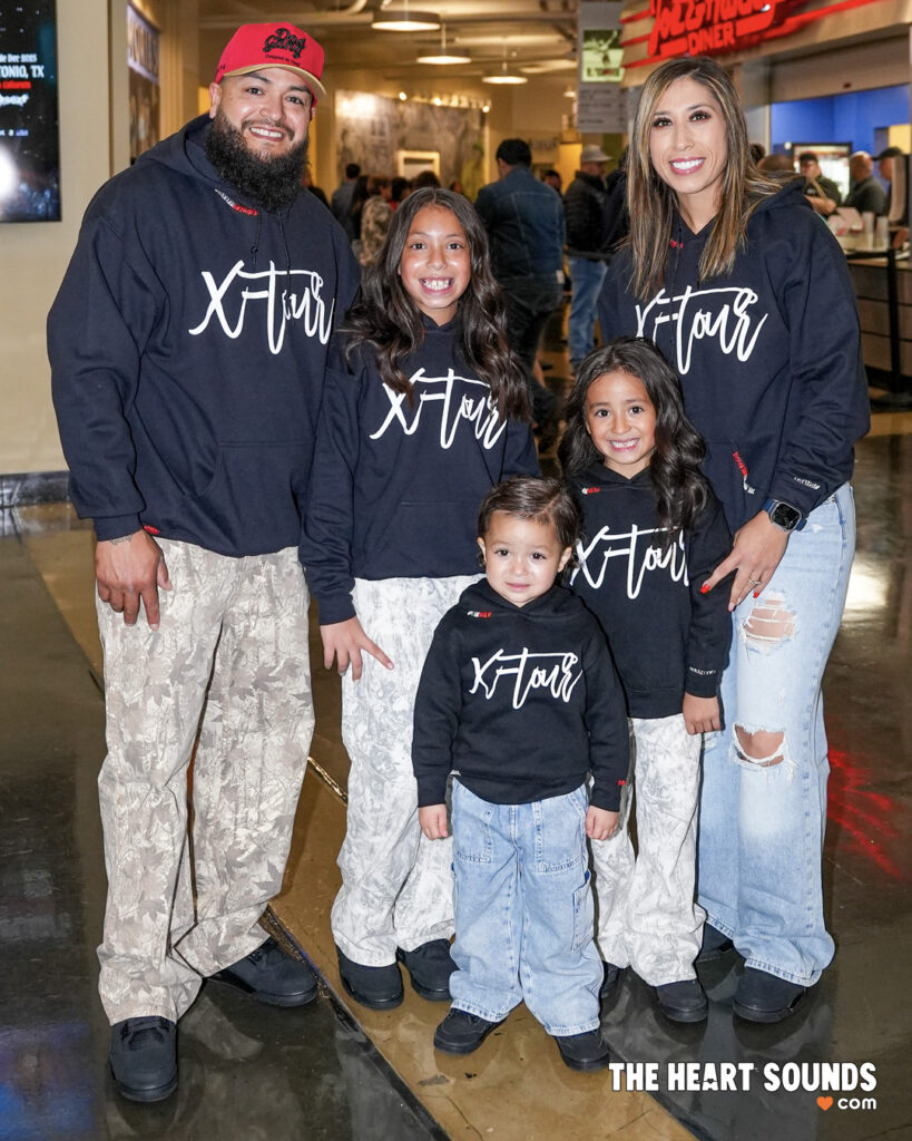 Fans / Xavi - Photo: Nacho DelaGarza