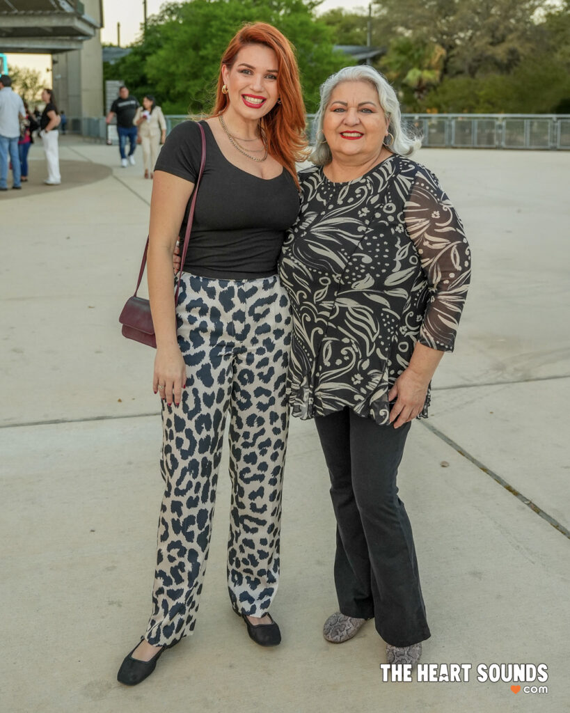 Fans / Arjona - Photo: Nacho DelaGarza