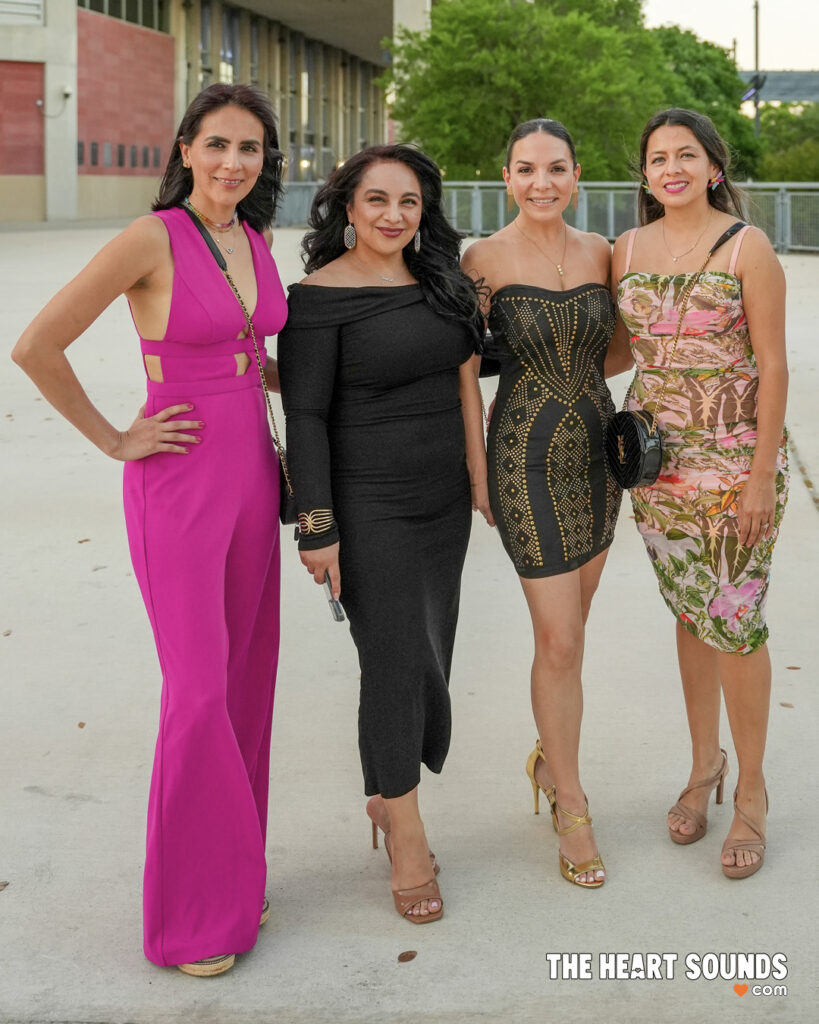 Fans / Arjona - Photo: Nacho DelaGarza