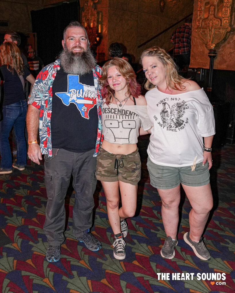 Fans / Descendents - Photo: Nacho DelaGarza