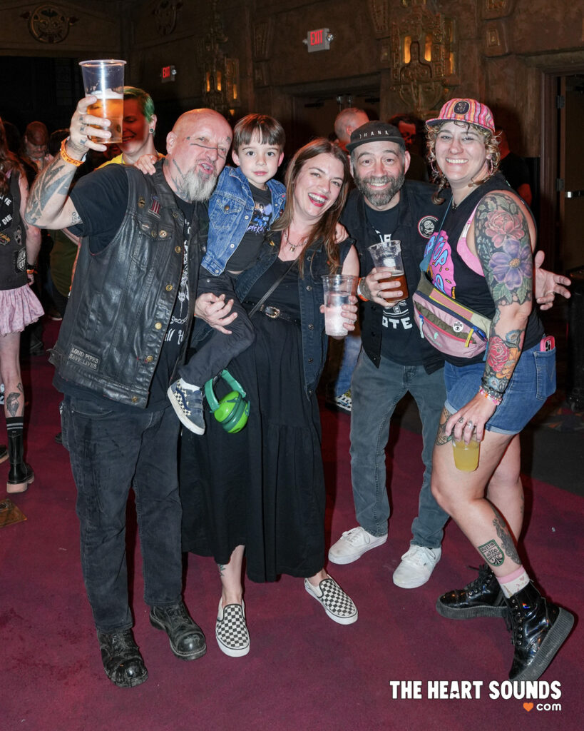 Fans / Descendents - Photo: Nacho DelaGarza