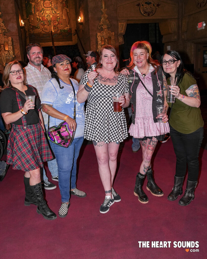 Fans / Descendents - Photo: Nacho DelaGarza