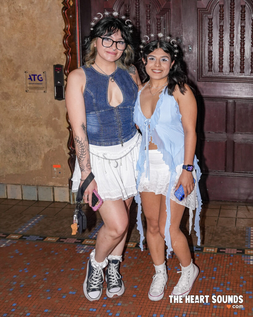 Fans / Humbe - Photo: Nacho DelaGarza