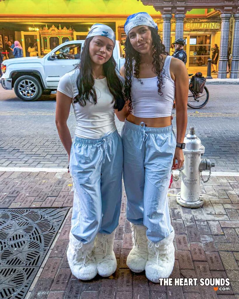 Fans / Humbe - Photo: Nacho DelaGarza