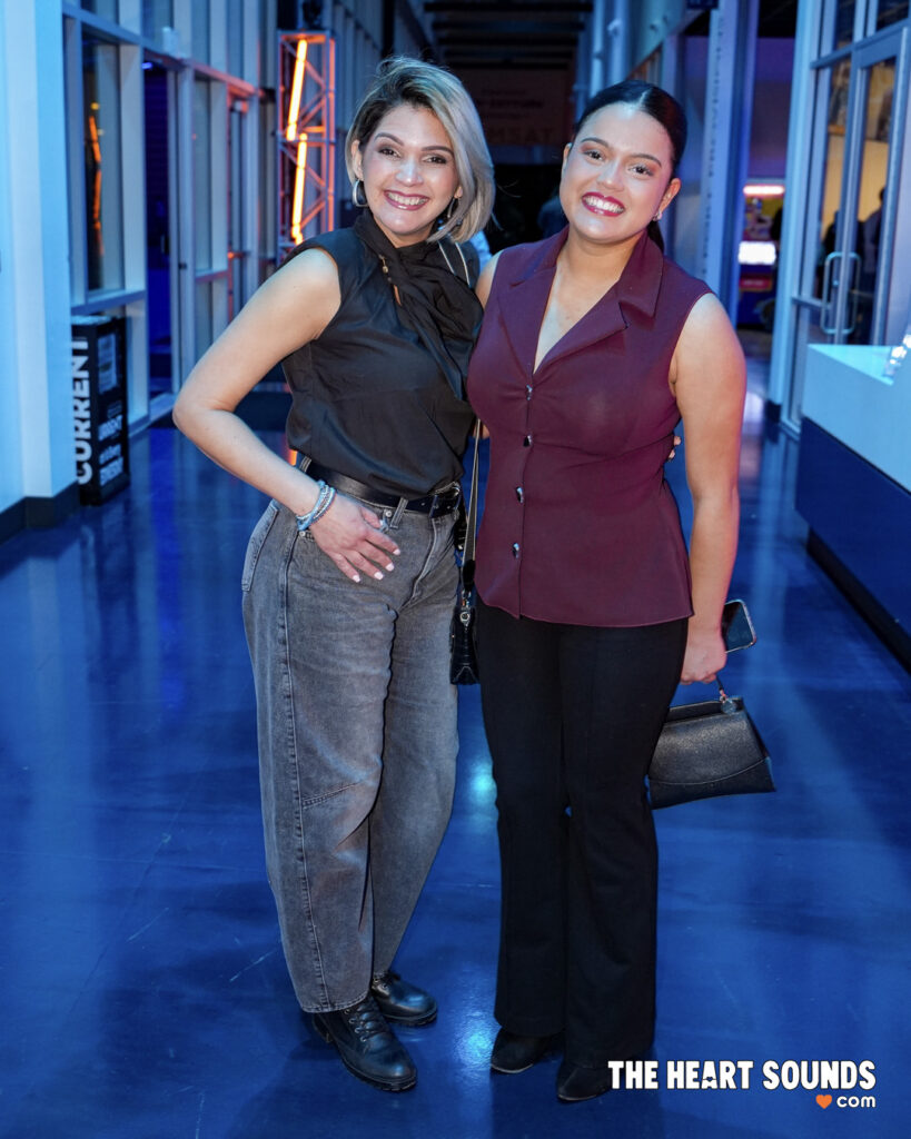 Fans / Camila - Photo: Nacho DelaGarza