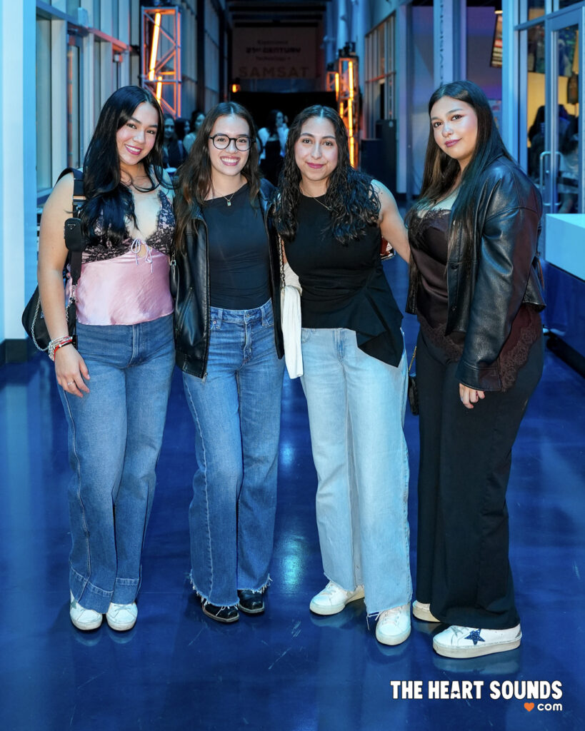 Fans / Camila - Photo: Nacho DelaGarza