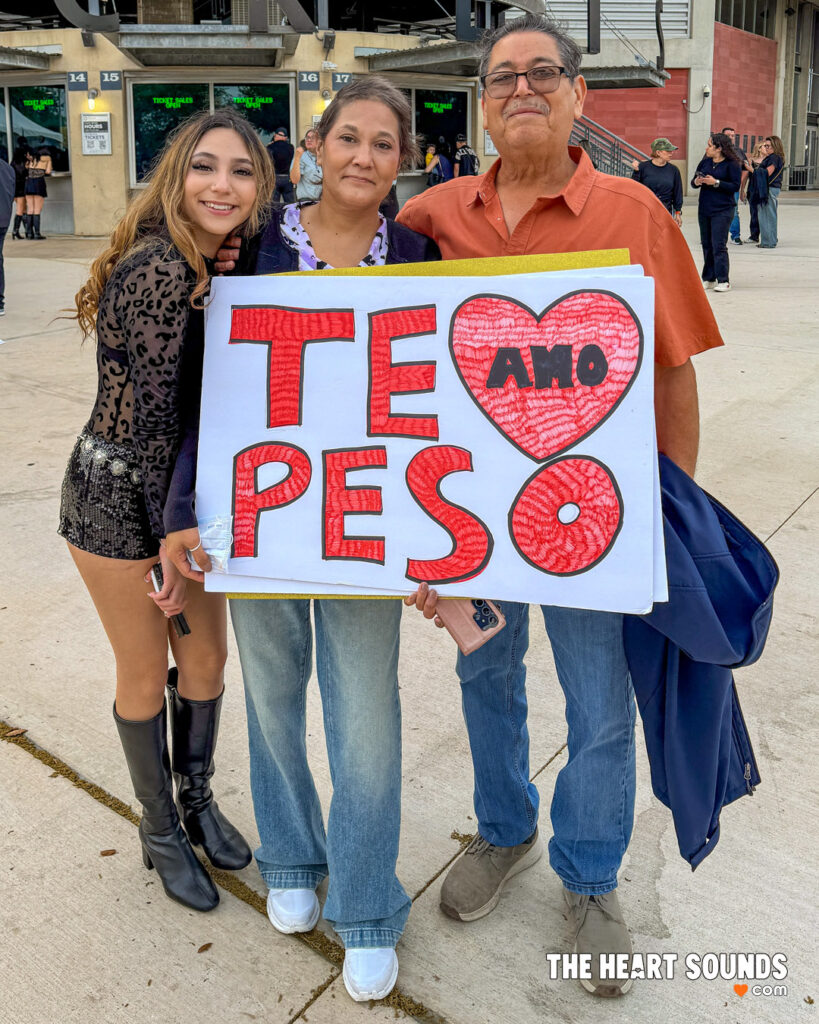 Fans / Peso Pluma - Photo: Nacho DelaGarza