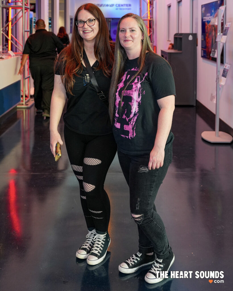 Fans / Bush - Photo: Nacho DelaGarza