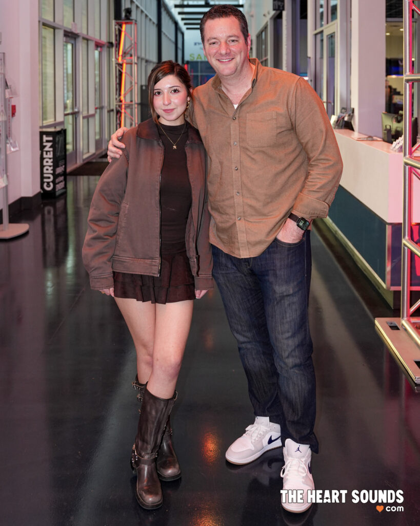 Fans / Bush - Photo: Nacho DelaGarza