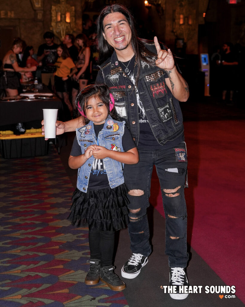 Fans - Jinjer - Photo: Nacho DelaGarza