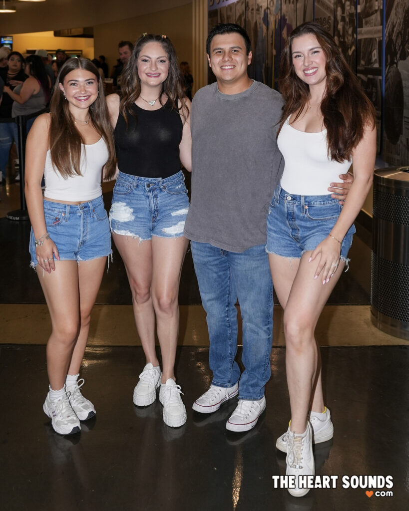 Fans / Yellowcard - Photo: Nacho DelaGarza