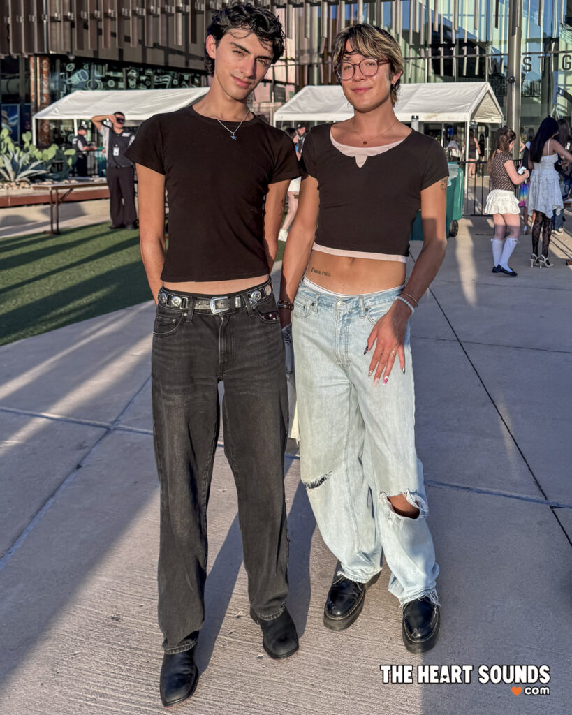 Fans / Madison Beer - Photo: Nacho DelaGarza