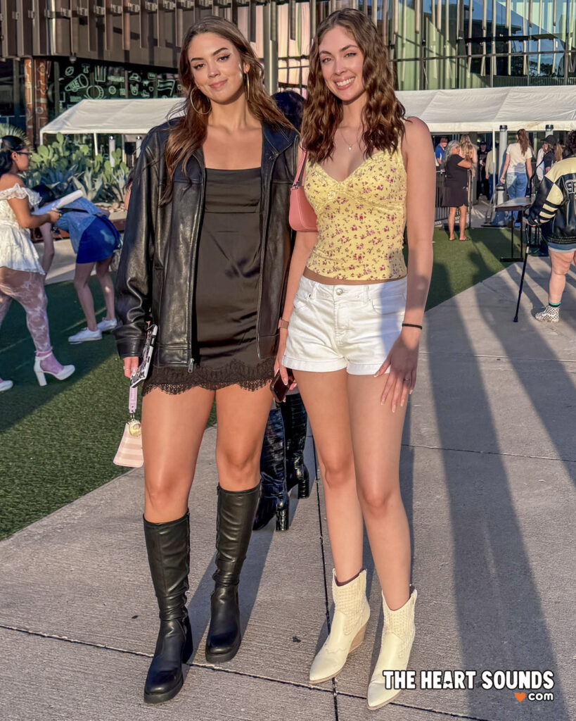 Fans / Madison Beer - Photo: Nacho DelaGarza