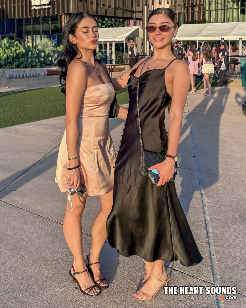 Fans / Madison Beer - Photo: Nacho DelaGarza