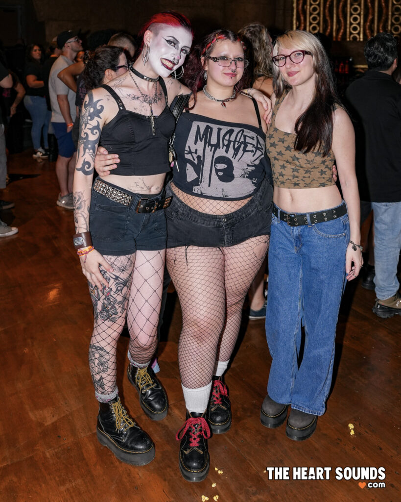 Fans / Kittie - Photo: Nacho DelaGarza