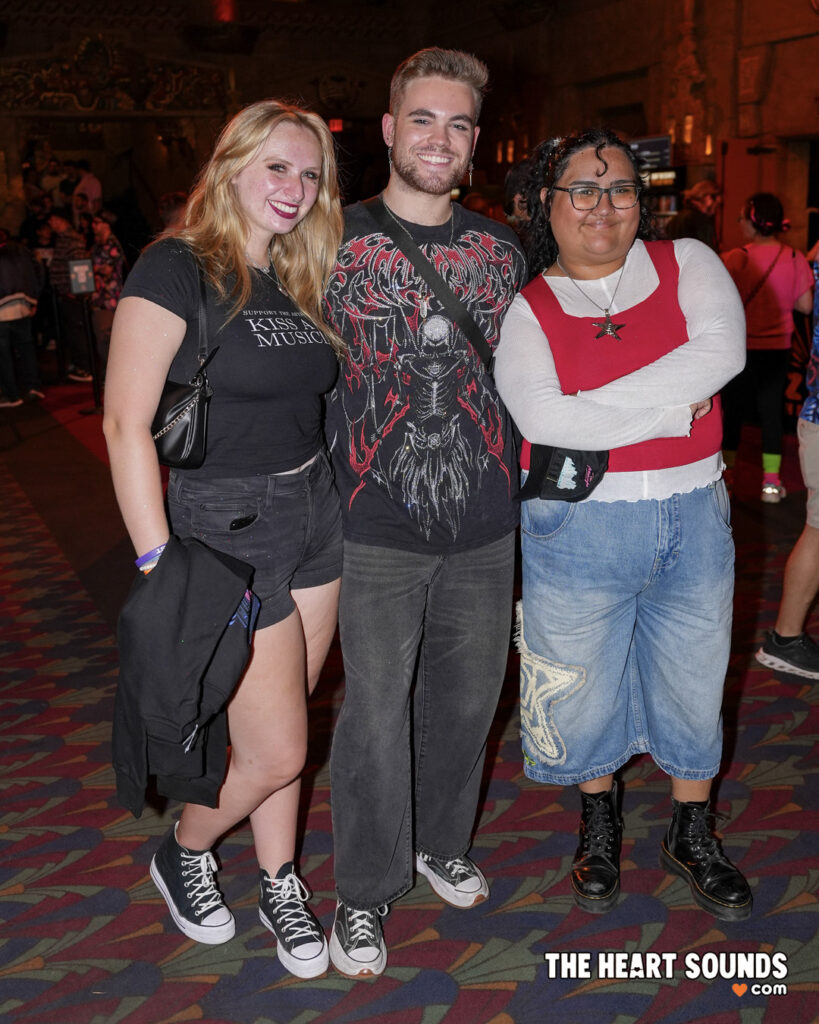 Fans / The Midnight - Photo: Nacho DelaGarza