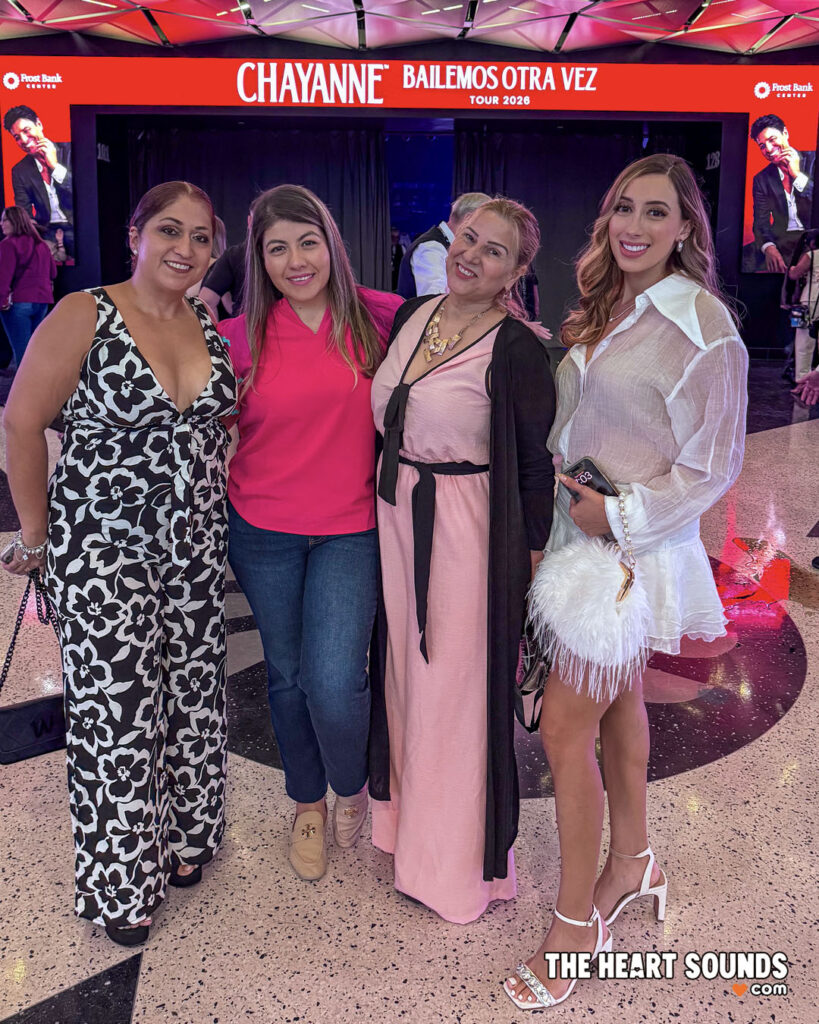 Fans / Chayanne - Photo: Nacho DelaGarza