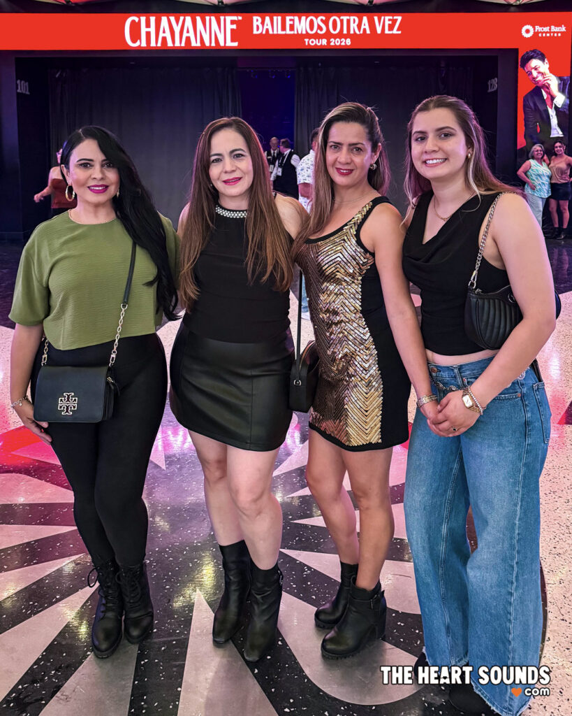 Fans / Chayanne - Photo: Nacho DelaGarza