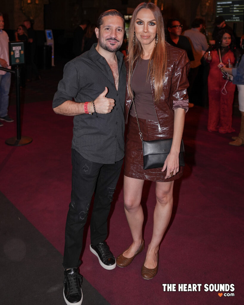 Fans / María José & Moenia - Photo: Nacho DelaGarza