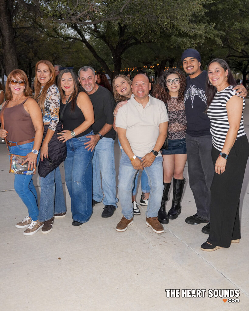 Fans / Don Omar - Photo: Nacho DelaGarza