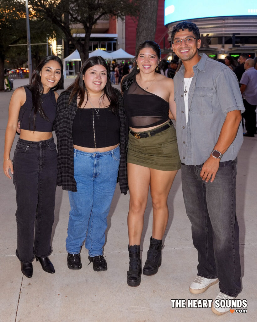 Fans / Don Omar - Photo: Nacho DelaGarza