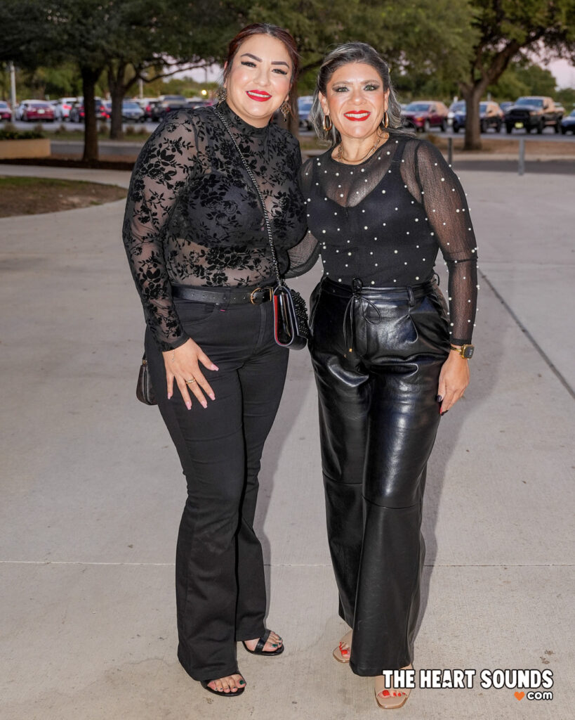 Fans / Don Omar - Photo: Nacho DelaGarza