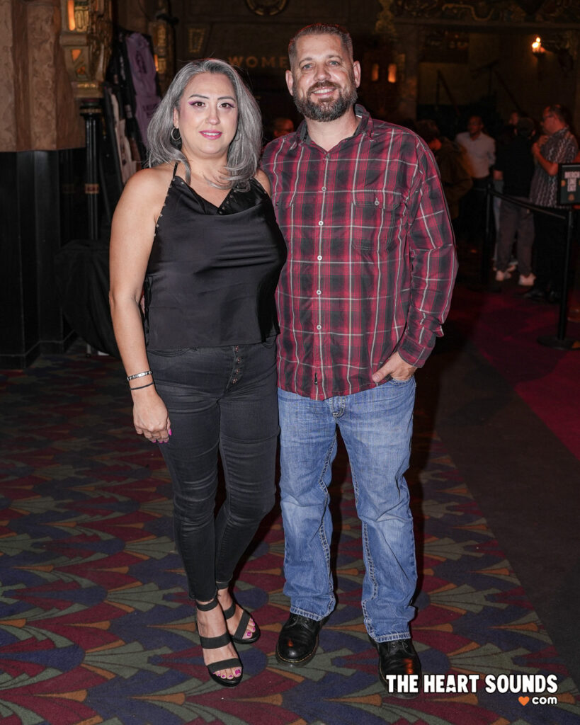 Fans / María José & Moenia - Photo: Nacho DelaGarza